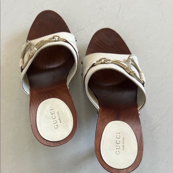 Gucci Women's Off-White Leather Mules with Gold Accent - Picture 5 of 6